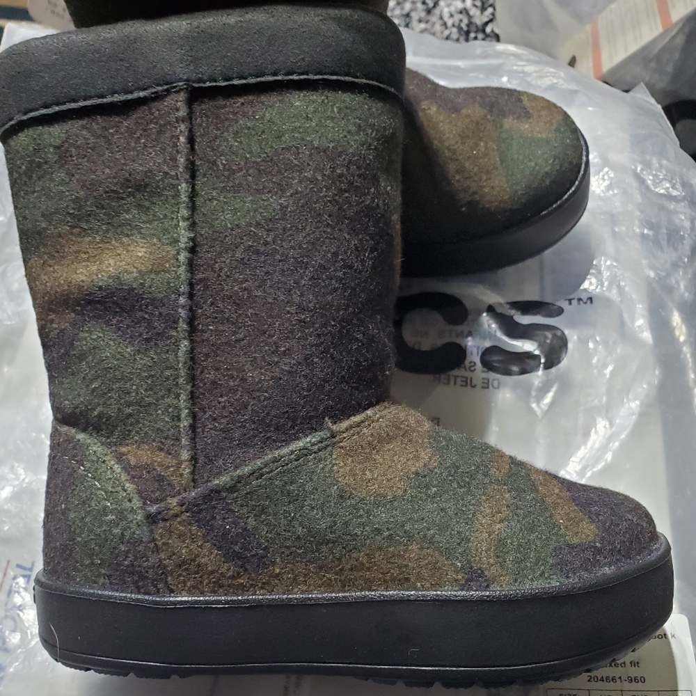 Crocs Boots children's size c7 nwt